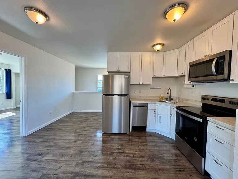 310 Hansbery Way #A — Photo 3