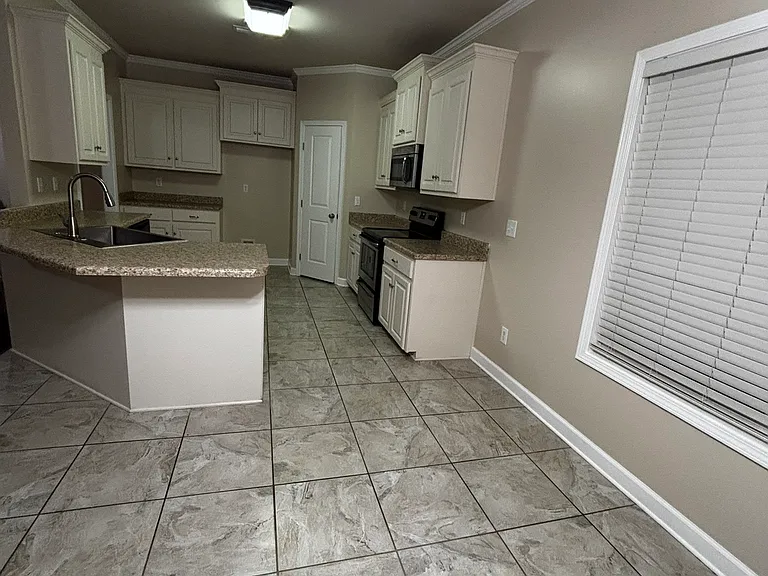 121 Tanglewood Dr — Photo 14