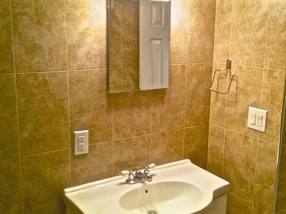 3rd image of 30 Lamb Ave APT 5A