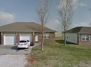 739 Morgan St, Bolivar, MO 65613