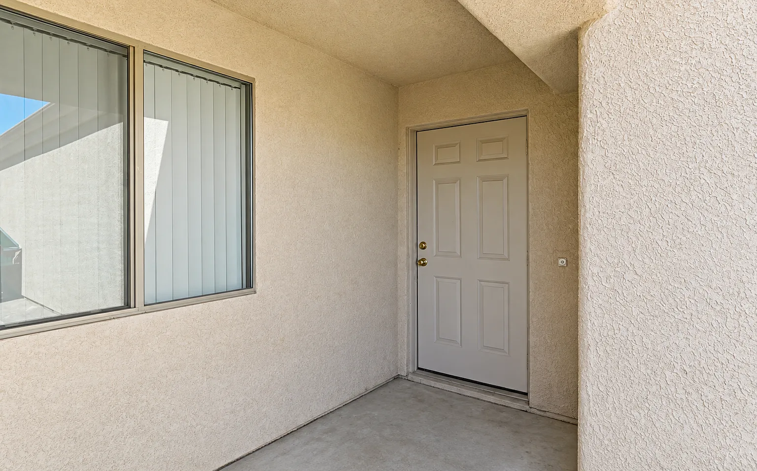 2 bed, 1010 sqft, $1,450 — Photo 2