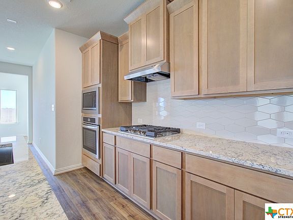 3rd image of 2082 Chelsea Grv