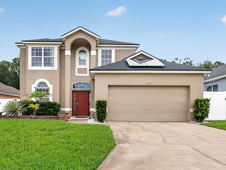 515 Corvina Dr — Photo 4