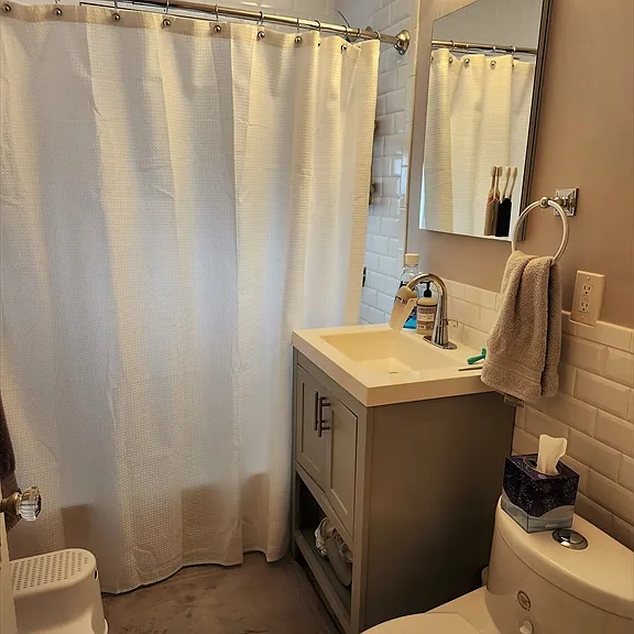 35 Woodstock Ave #35 — Photo 5