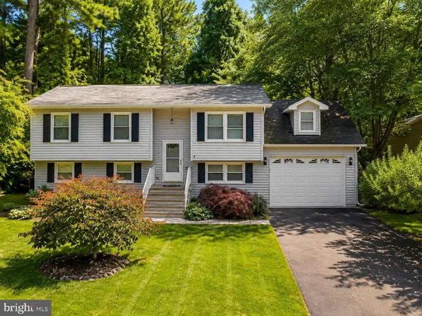 447 Dogwood Dr, Lusby, MD 20657