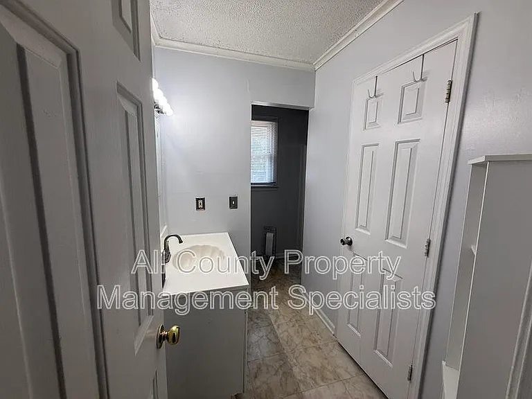 123 Lanier Ave — Photo 8