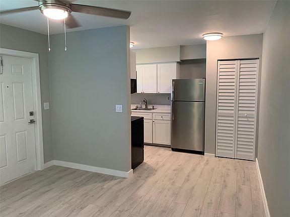 2nd image of 4385 NE 13th Avenue