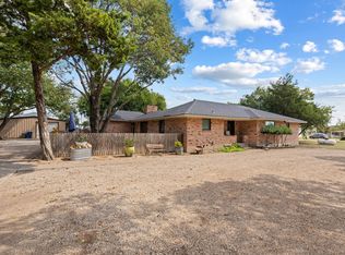 804 Lark Ln, Red Oak, TX 75154