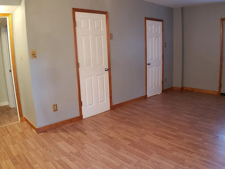 105 W Lakeview Rd #B — Photo 2