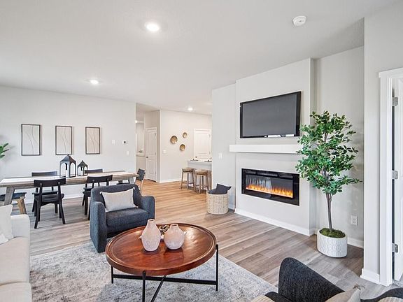 4th image of 4764 172nd St