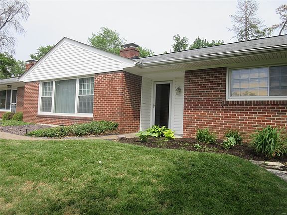 3rd image of 22 Lake Pembroke Dr