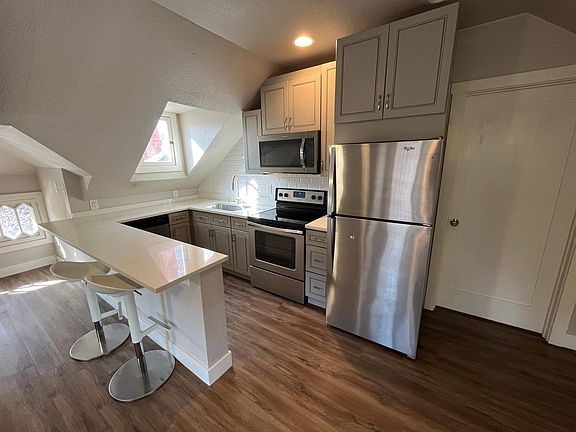 5th image of 1344 N Gaylord St Unit 300