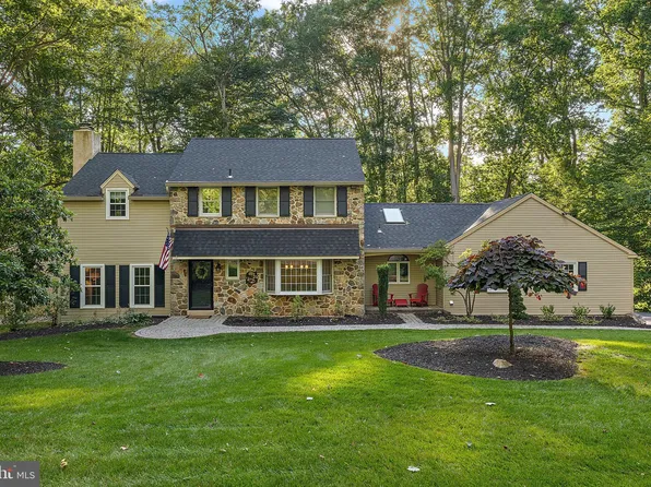 1117 Independence Dr, West Chester, PA 19382
