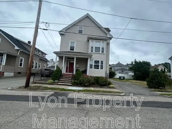 18 Burgess Ave Unit 3, East Providence, RI 02914