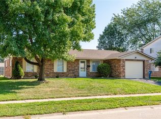 6848 Laurelview Dr, Huber Heights, OH 45424