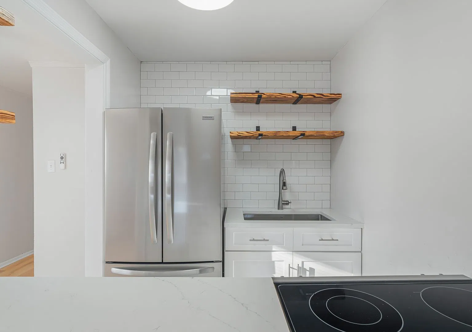 2114 Washington Ave — Photo 2
