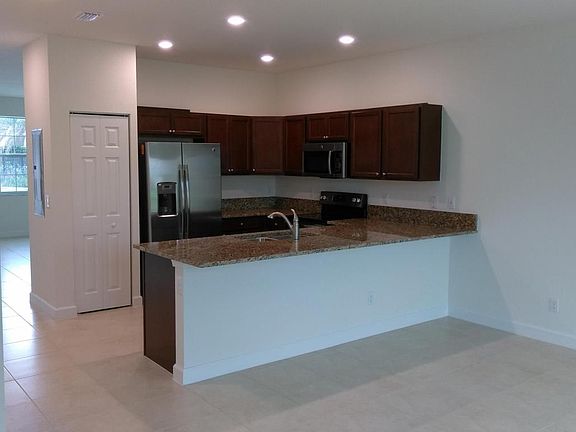3rd image of 4321 Braxton Ave
