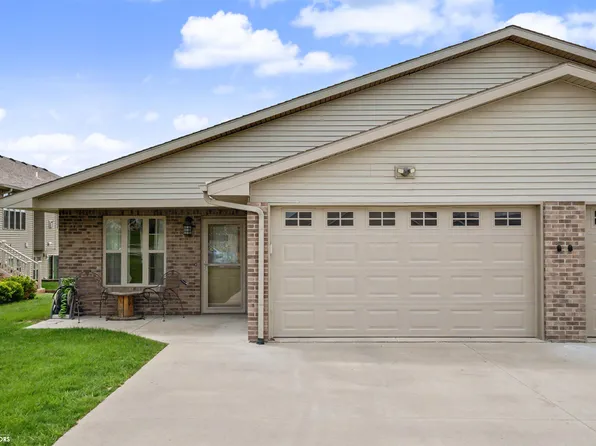 625 Ratcliffe Dr, Marshalltown, IA 50158