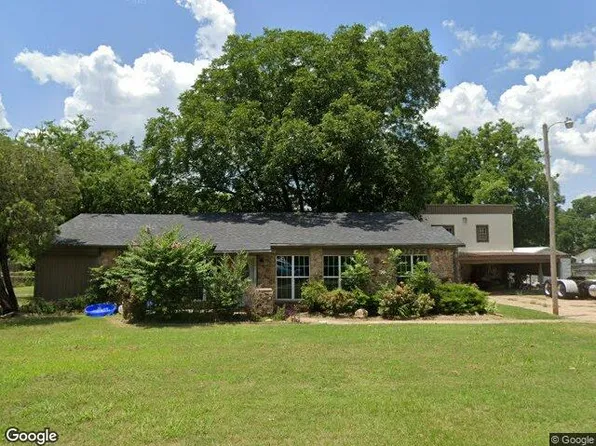 704 S 3rd Ave, Marietta, OK 73448