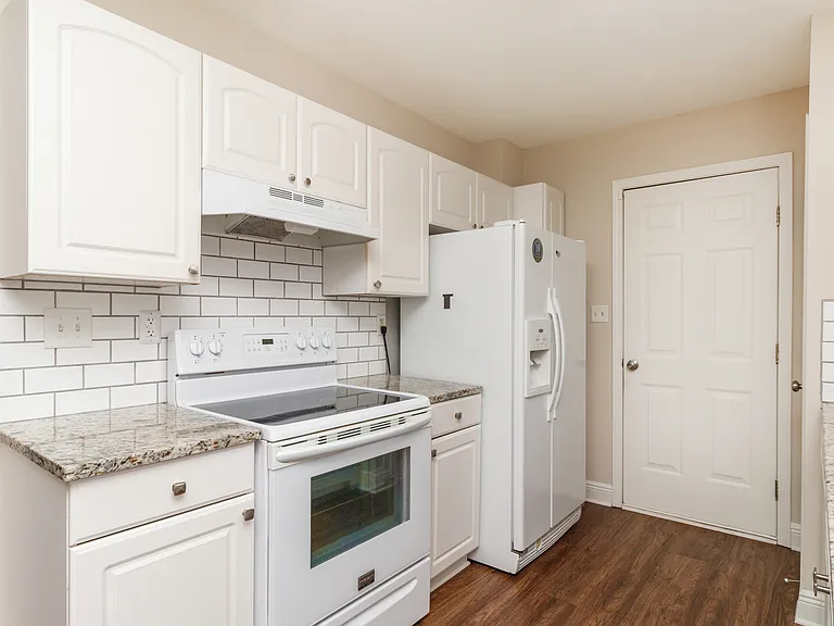 4401 Craven Hill Dr — Photo 15