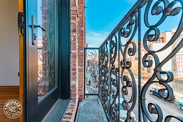 Rented by MySpaceNYC | media 12