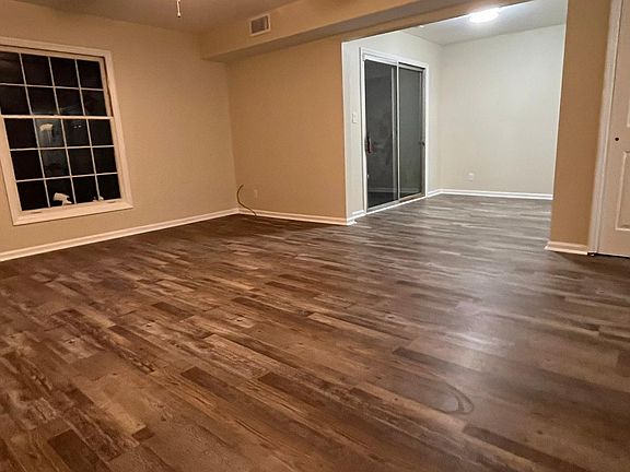 4th image of 14 Charleston Sq #41