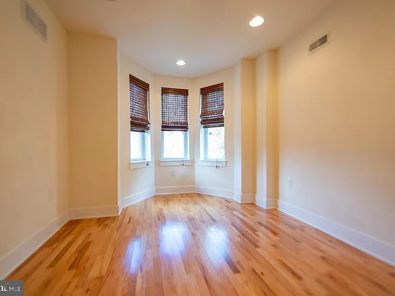2147 Ellsworth St — Photo 18