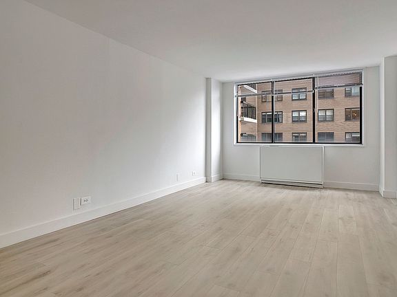 3rd image of 300 Mercer St Ph C