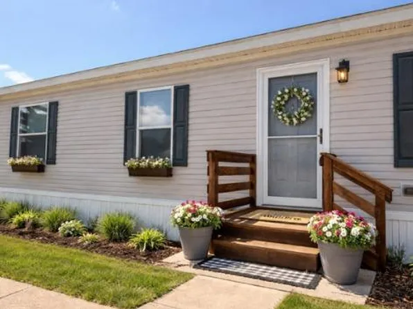 6 Bel Aire Dr #330, Madison, WI 53713