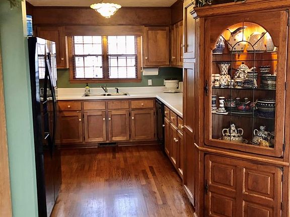 5th image of 493 Hampton Knob Ln