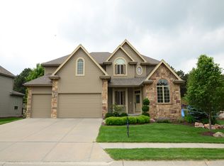 19375 Woolworth Ave, Omaha, NE 68130