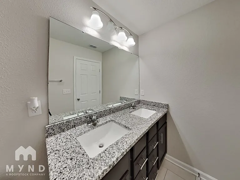 9104 Monroe Ave — Photo 10
