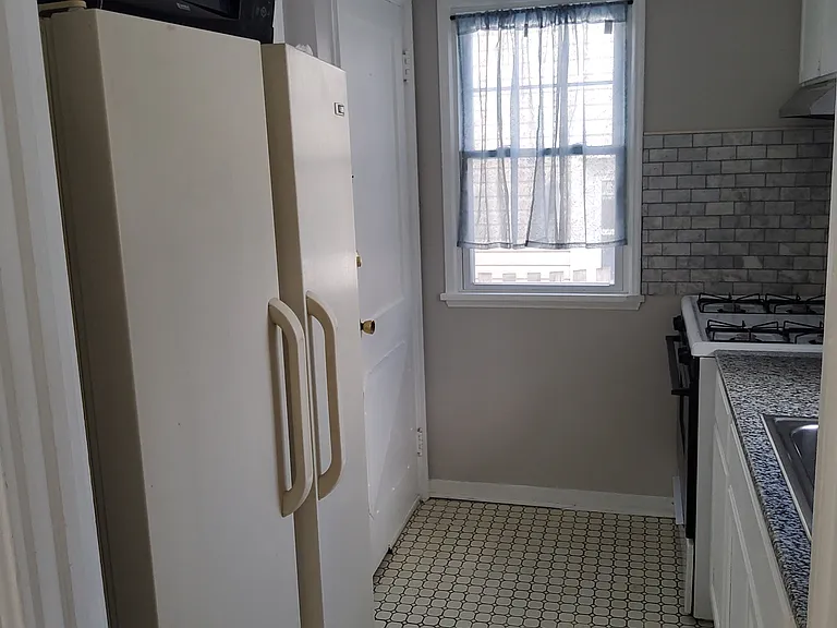 188 Edgemont Rd — Photo 16
