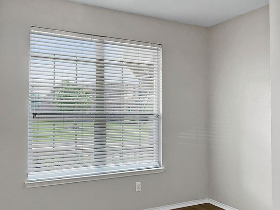5th image of 4201 Summer Star Ln