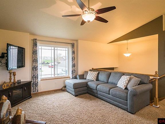 5th image of 106 Falcon Ct