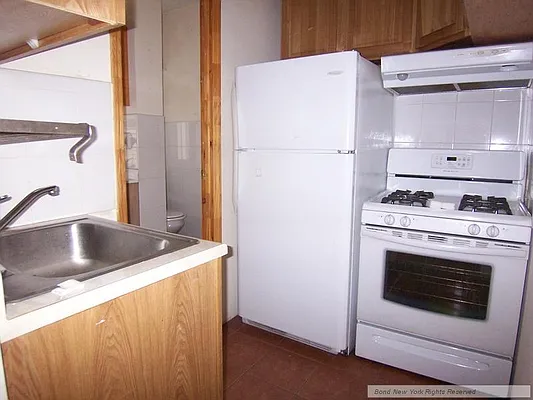 Rented by Bond New York | media 25