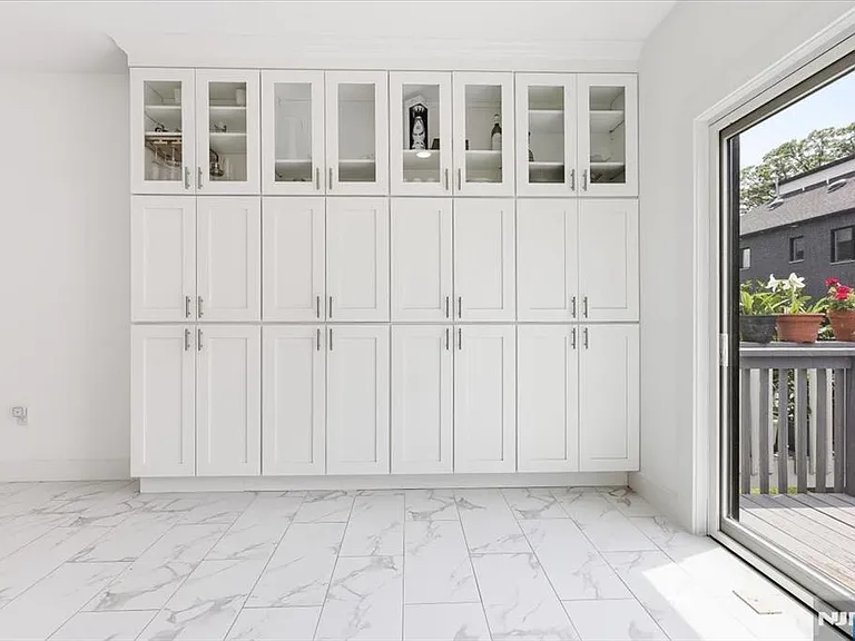 30 Lafayette Ave — Photo 13
