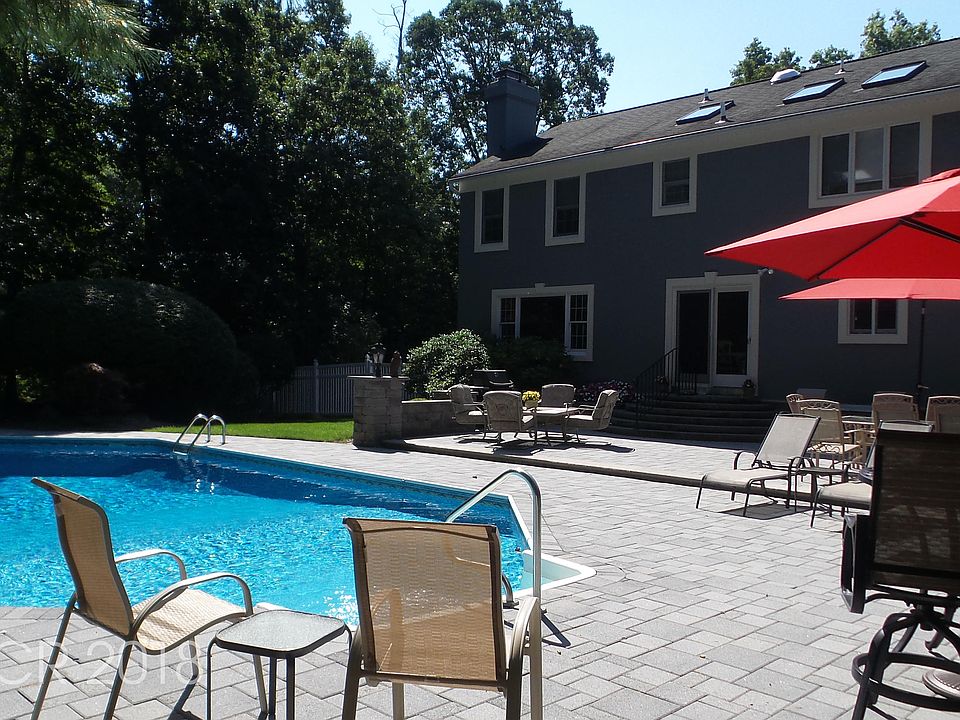 2nd image of 31 Manor Rd