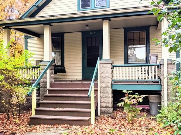 1011 W Vine St, Champaign, IL 61821