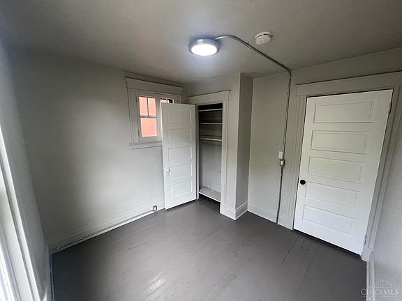 4th image of 238 Helen St