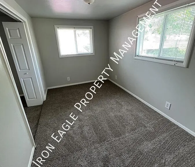 112 S Diamond St — Photo 6