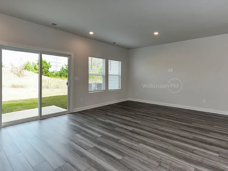 4050 County Down Ave — Photo 4