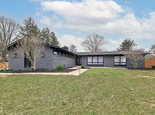 11 Bennett Rd, Carmel, IN 46032