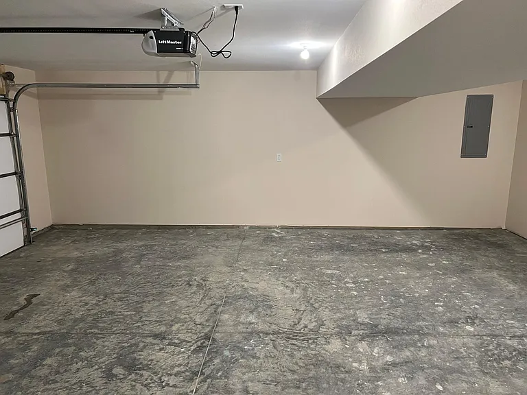 406 E Main St — Photo 28