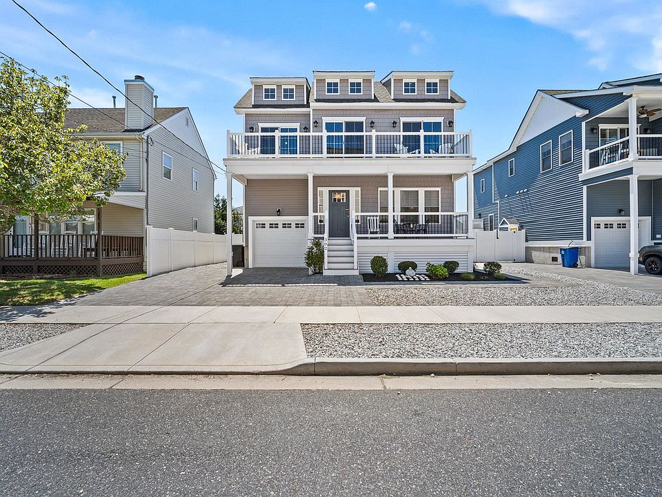 1st image of 302 E 13th Ave