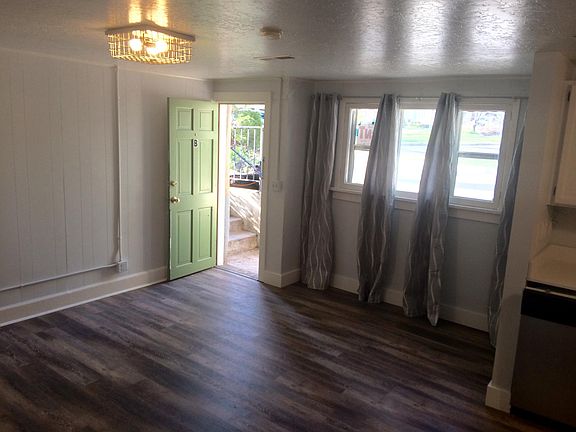 Light, bright apartment, fully furnished