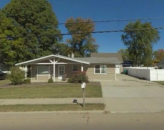 2nd image of 406 Oakley Ave