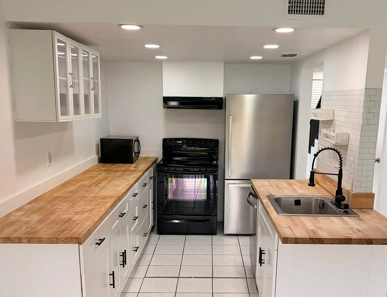 2 bed, 2.5 bath, 1190 sqft, $2,500 — Photo 1