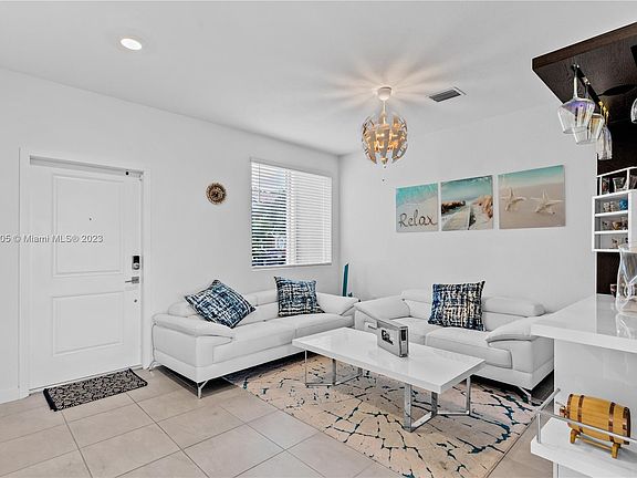 4th image of 2342 SE 12th Ct