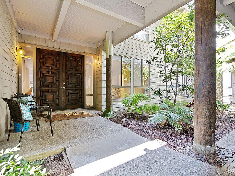 1st image of 30 Mansion Ct